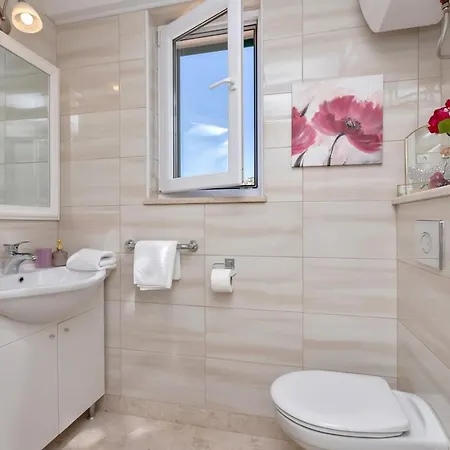 Spring In Makarska, Private Pool Villa