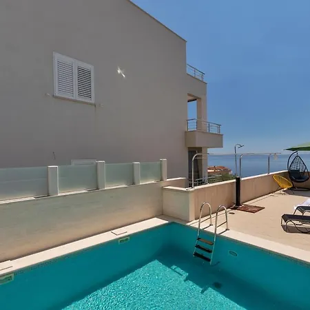 Spring In Makarska, Private Pool Villa